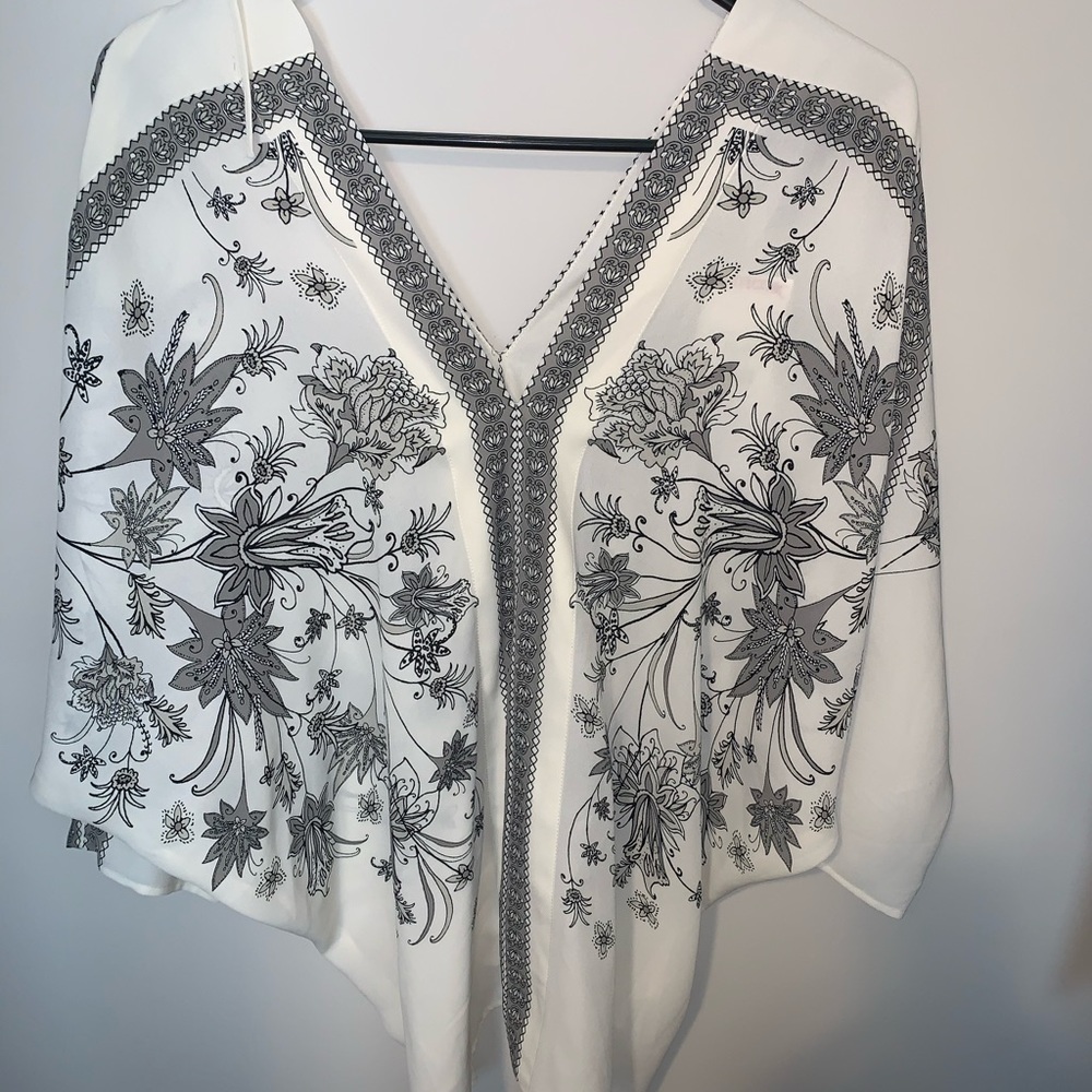 Floral black & white top